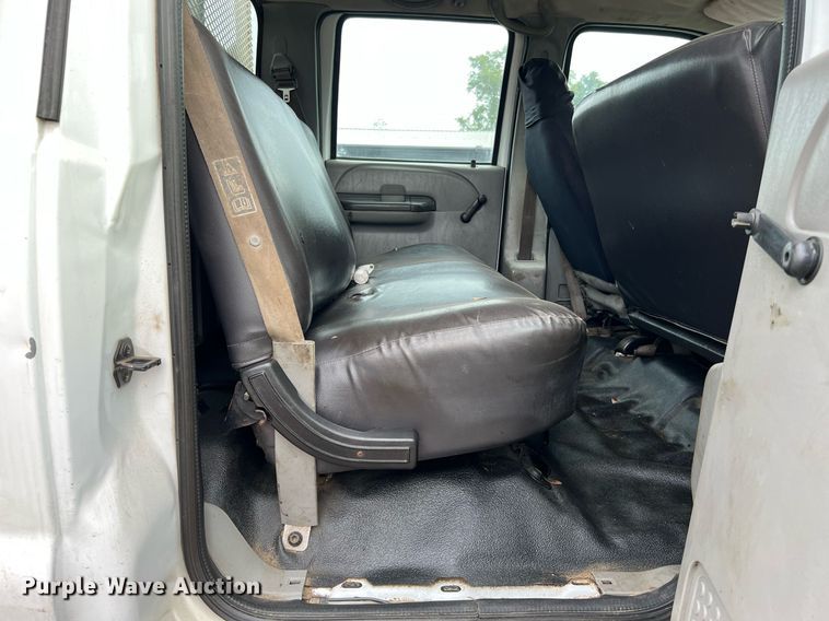 image for item DQ2203 2008 Ford F650 Super Duty XL  Crew Cab utility / service truck