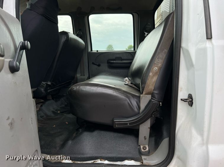 image for item DQ2203 2008 Ford F650 Super Duty XL  Crew Cab utility / service truck