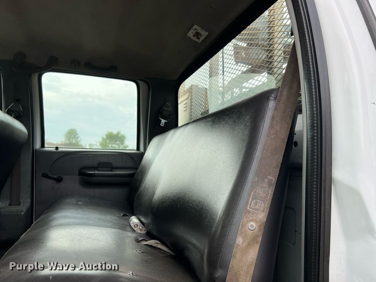 image for item DQ2203 2008 Ford F650 Super Duty XL  Crew Cab utility / service truck