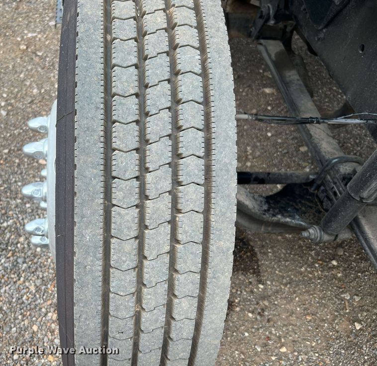 image for item DQ2203 2008 Ford F650 Super Duty XL  Crew Cab utility / service truck