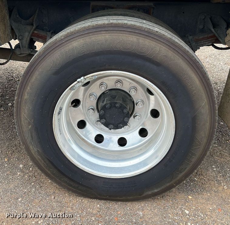 image for item DQ2203 2008 Ford F650 Super Duty XL  Crew Cab utility / service truck