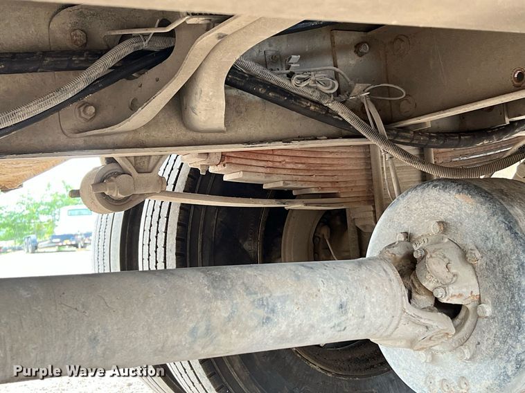 image for item DQ2203 2008 Ford F650 Super Duty XL  Crew Cab utility / service truck