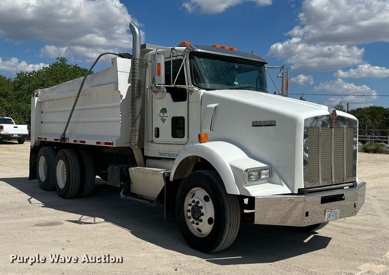 image for item DQ2217 2016 Kenworth T800  dump truck