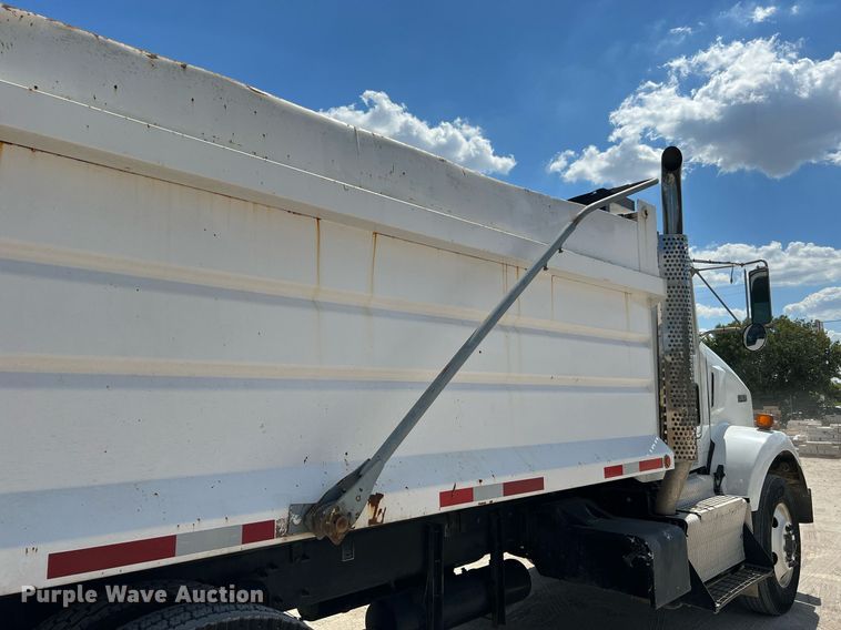 image for item DQ2217 2016 Kenworth T800  dump truck