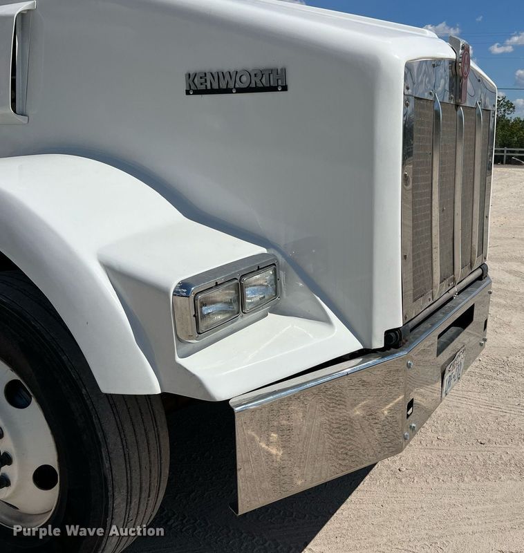 image for item DQ2217 2016 Kenworth T800  dump truck