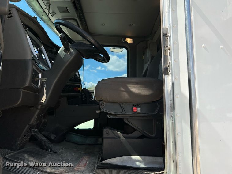 image for item DQ2217 2016 Kenworth T800  dump truck