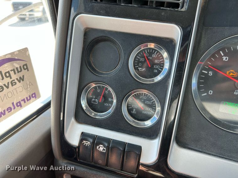 image for item DQ2217 2016 Kenworth T800  dump truck