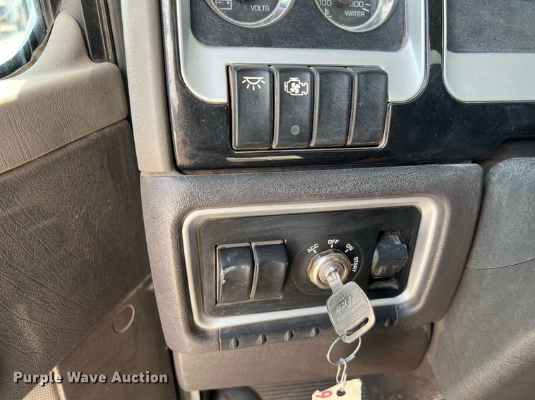 image for item DQ2217 2016 Kenworth T800  dump truck