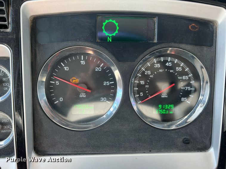 image for item DQ2217 2016 Kenworth T800  dump truck