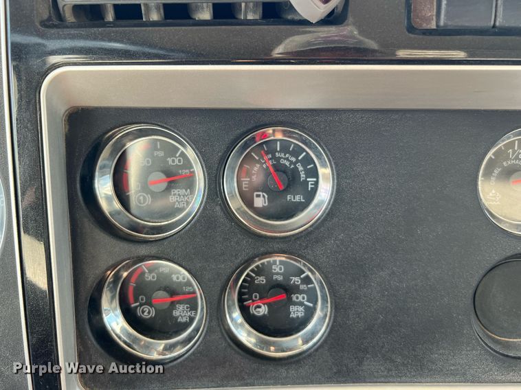 image for item DQ2217 2016 Kenworth T800  dump truck