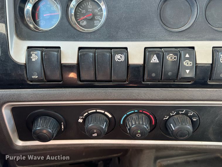 image for item DQ2217 2016 Kenworth T800  dump truck