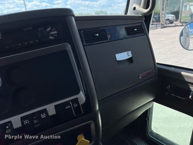 image for item DQ2217 2016 Kenworth T800  dump truck