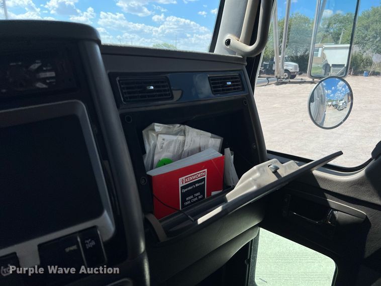 image for item DQ2217 2016 Kenworth T800  dump truck