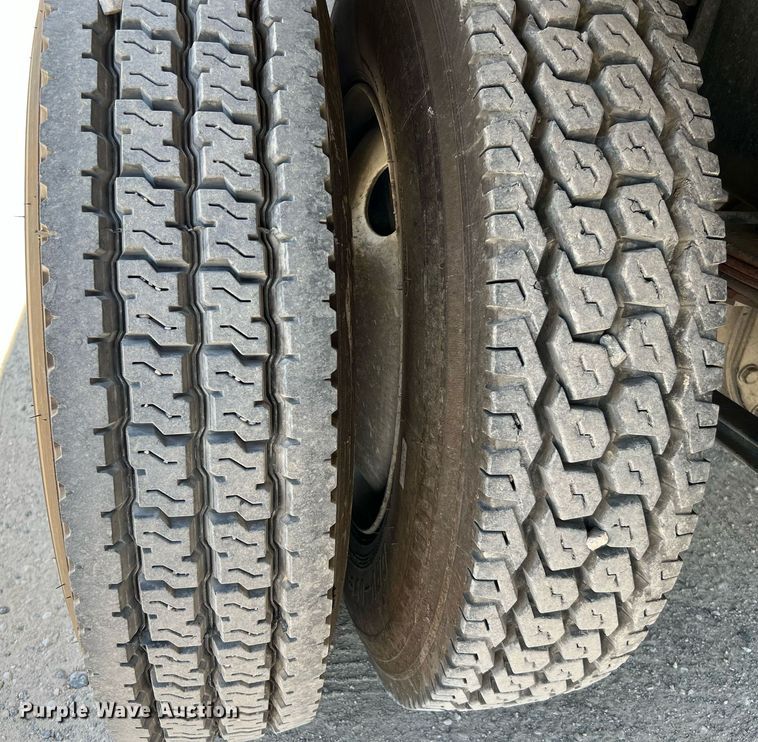 image for item DQ2217 2016 Kenworth T800  dump truck