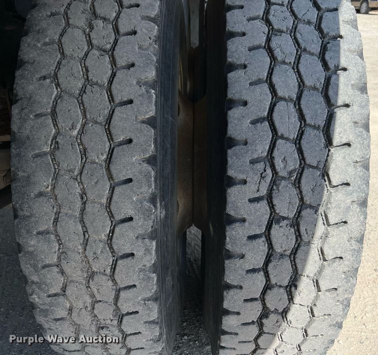 image for item DQ2217 2016 Kenworth T800  dump truck