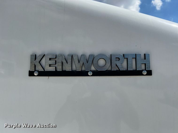 image for item DQ2217 2016 Kenworth T800  dump truck