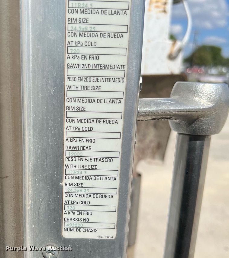 image for item DQ2217 2016 Kenworth T800  dump truck