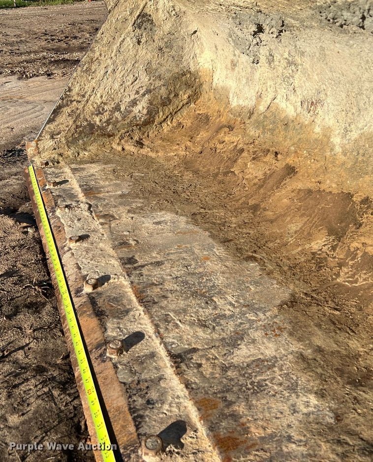 image for item DQ2232 2018 Case 570N EP  landscape tractor