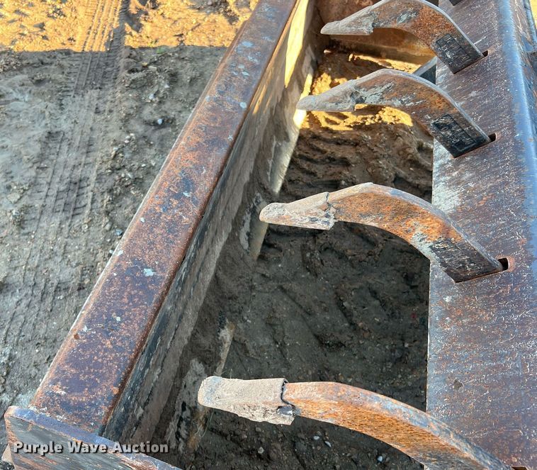 image for item DQ2232 2018 Case 570N EP  landscape tractor