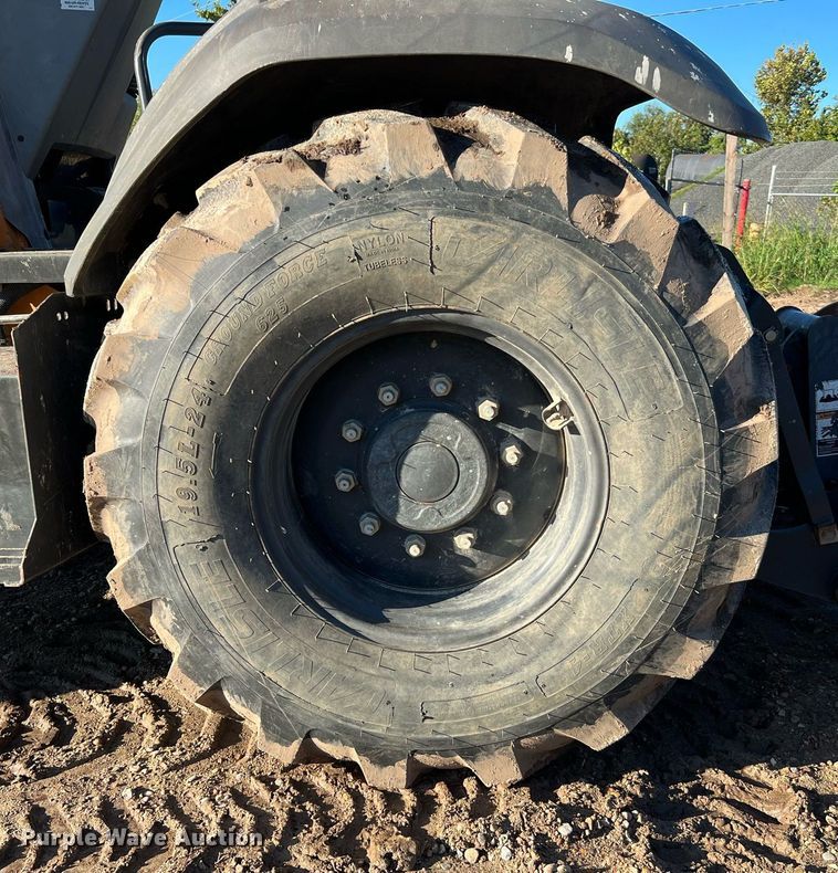 image for item DQ2232 2018 Case 570N EP  landscape tractor