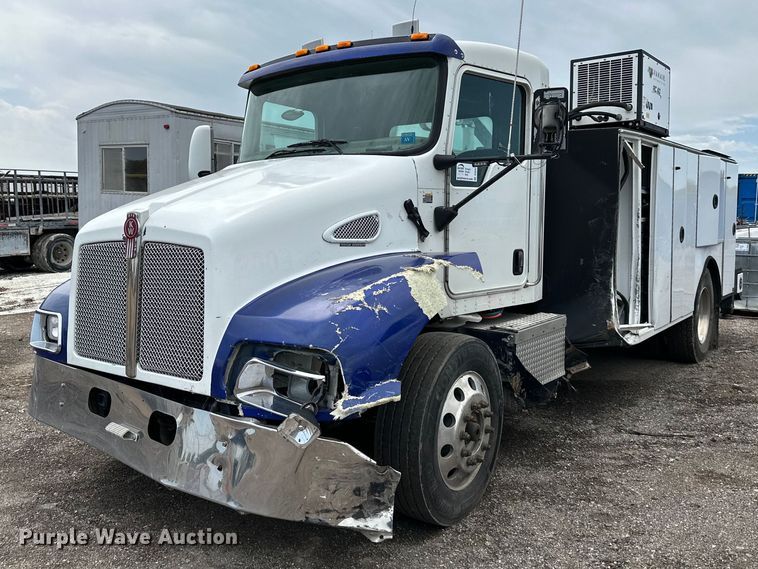 image for item DS6425 2008 Kenworth T370  utility / service truck