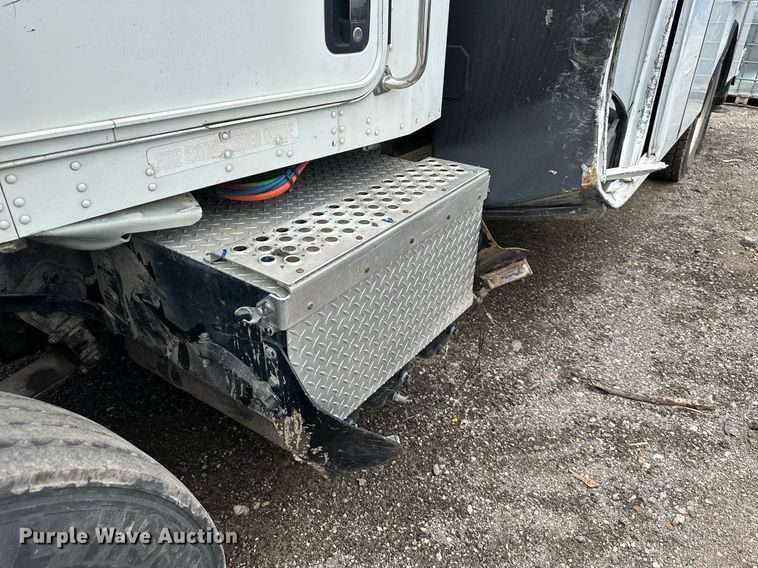 image for item DS6425 2008 Kenworth T370  utility / service truck