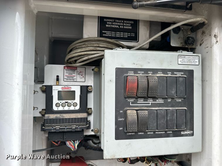 image for item DS6425 2008 Kenworth T370  utility / service truck