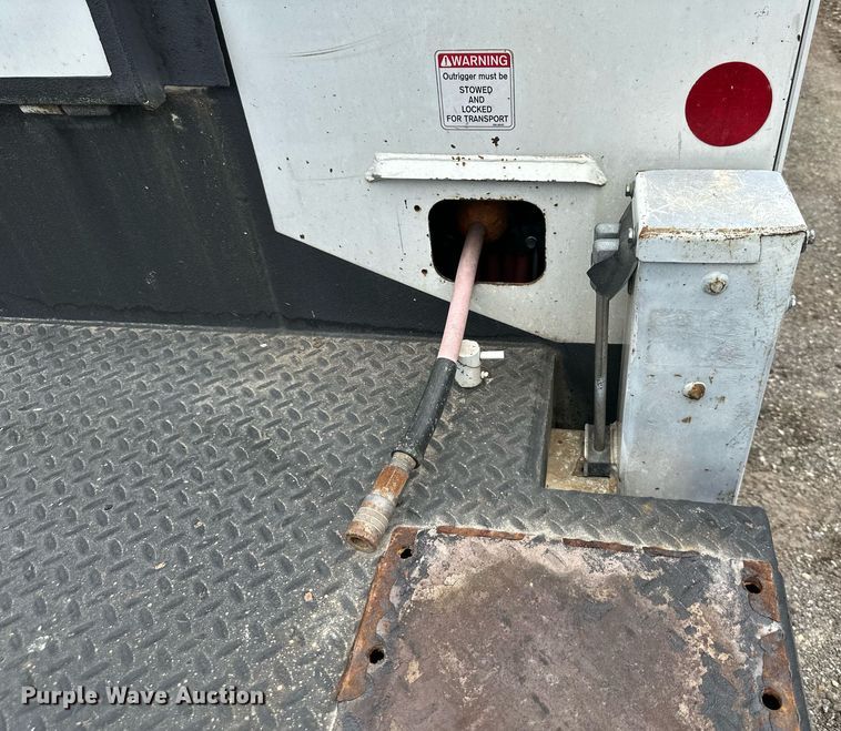 image for item DS6425 2008 Kenworth T370  utility / service truck