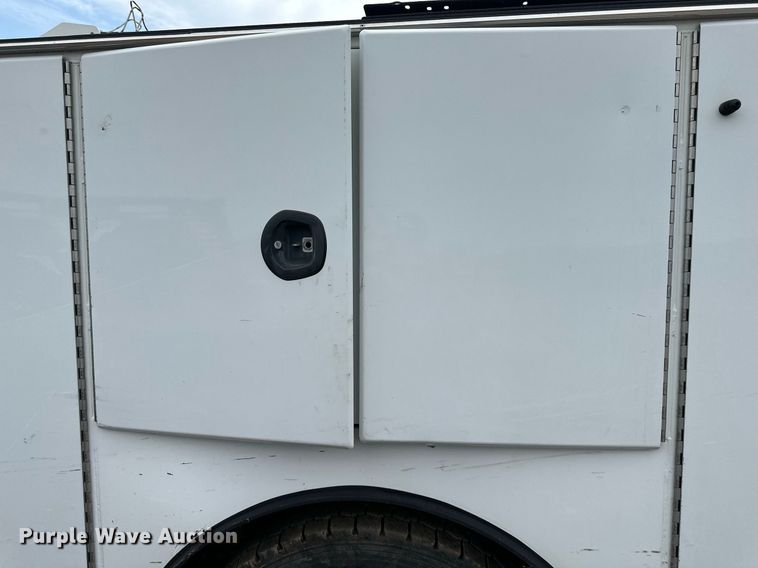 image for item DS6425 2008 Kenworth T370  utility / service truck