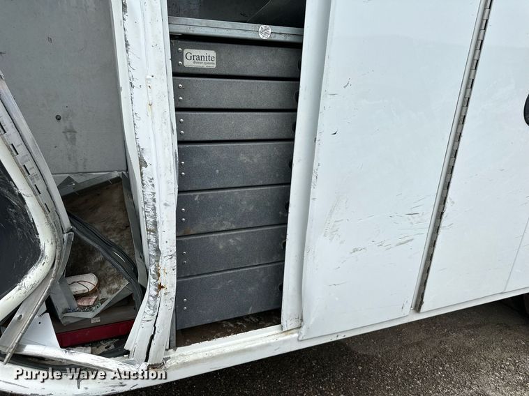 image for item DS6425 2008 Kenworth T370  utility / service truck