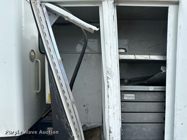 image for item DS6425 2008 Kenworth T370  utility / service truck