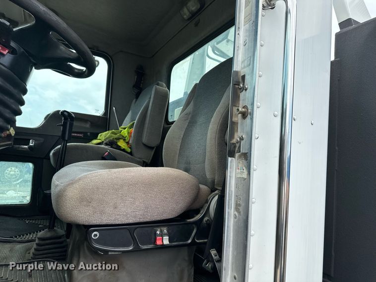 image for item DS6425 2008 Kenworth T370  utility / service truck