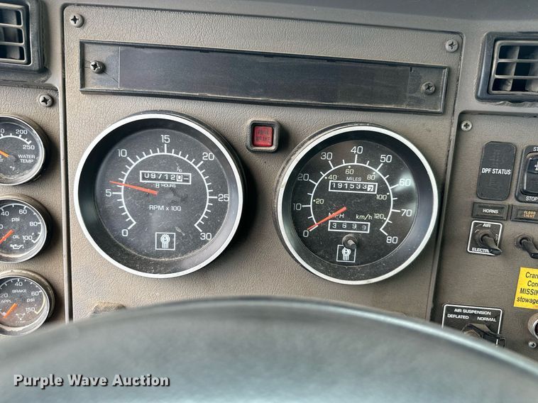 image for item DS6425 2008 Kenworth T370  utility / service truck