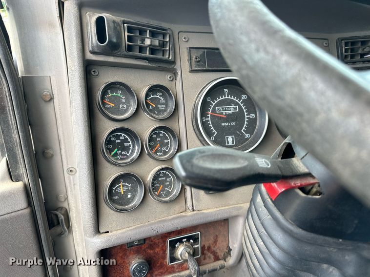 image for item DS6425 2008 Kenworth T370  utility / service truck