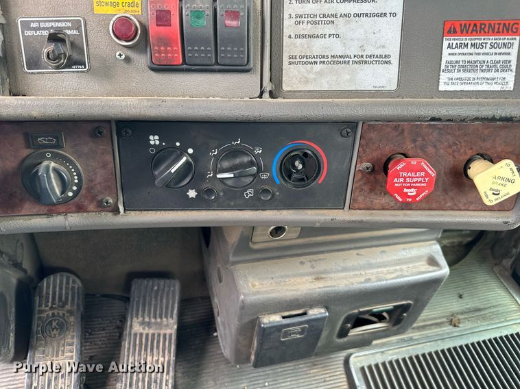 image for item DS6425 2008 Kenworth T370  utility / service truck