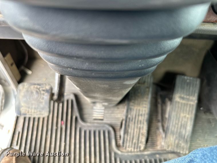 image for item DS6425 2008 Kenworth T370  utility / service truck