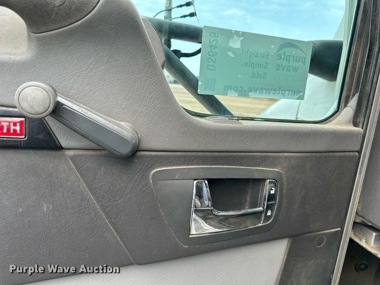 image for item DS6425 2008 Kenworth T370  utility / service truck