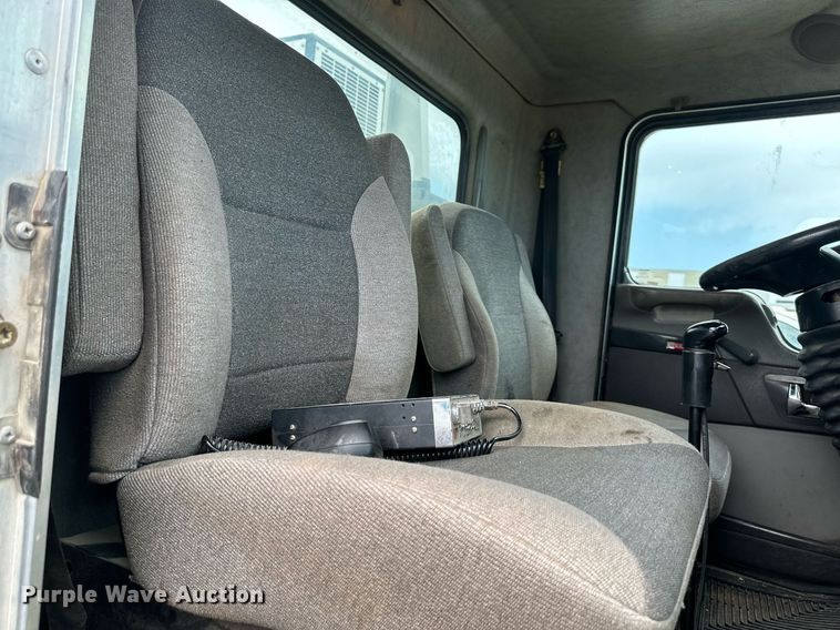 image for item DS6425 2008 Kenworth T370  utility / service truck