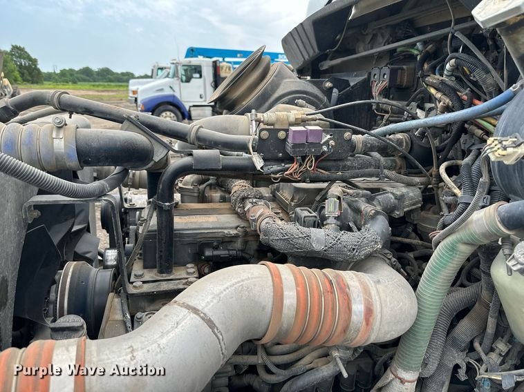 image for item DS6425 2008 Kenworth T370  utility / service truck