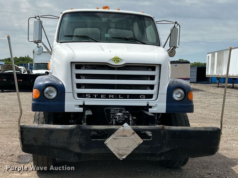 image for item DS6428 2002 Sterling L-Line  oil distributor truck