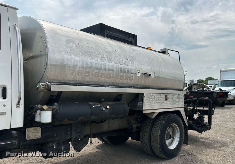 image for item DS6428 2002 Sterling L-Line  oil distributor truck