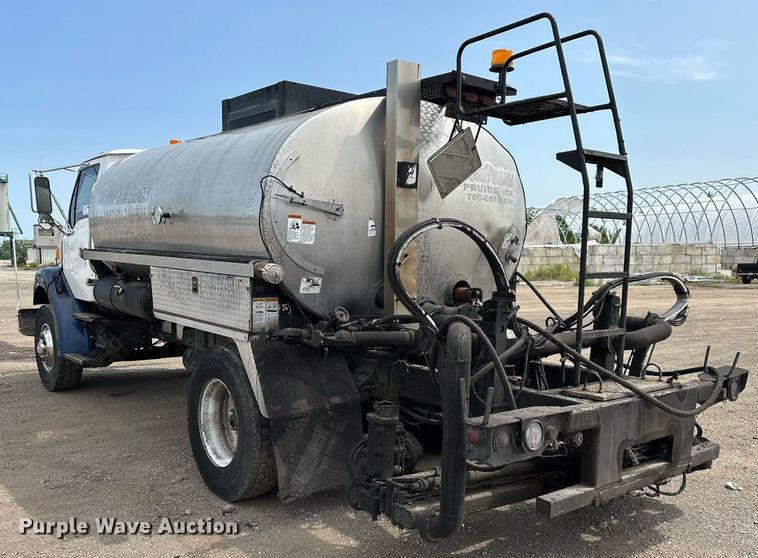 image for item DS6428 2002 Sterling L-Line  oil distributor truck