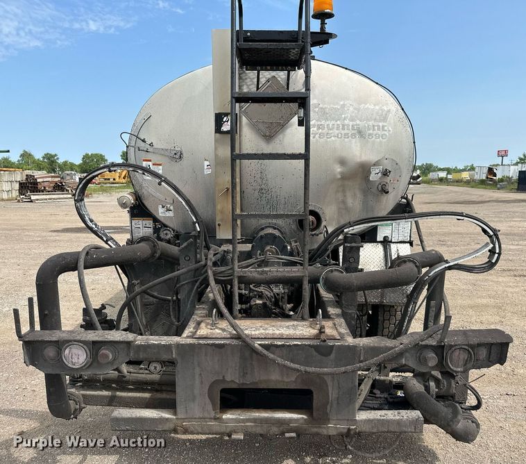 image for item DS6428 2002 Sterling L-Line  oil distributor truck