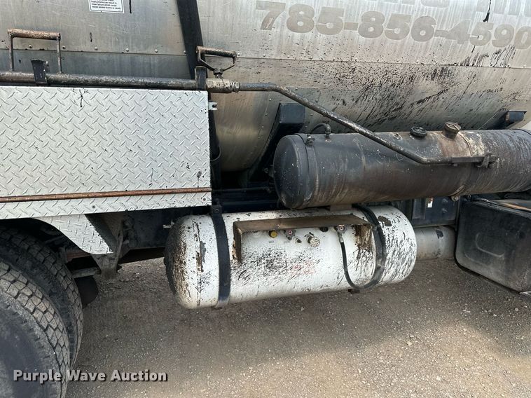 image for item DS6428 2002 Sterling L-Line  oil distributor truck