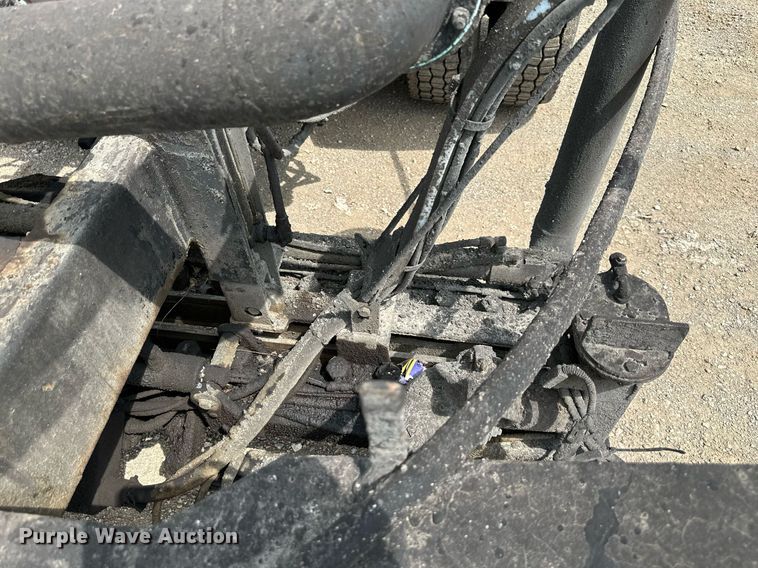 image for item DS6428 2002 Sterling L-Line  oil distributor truck