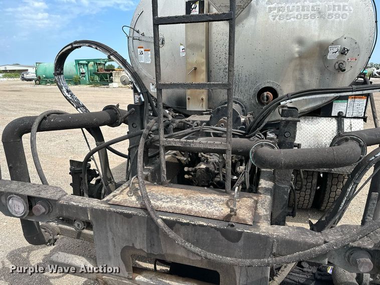 image for item DS6428 2002 Sterling L-Line  oil distributor truck