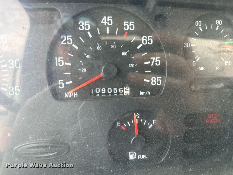 image for item DS6428 2002 Sterling L-Line  oil distributor truck