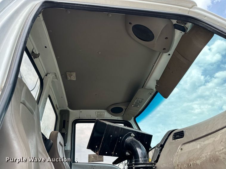 image for item DS6428 2002 Sterling L-Line  oil distributor truck