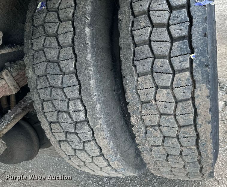 image for item DS6428 2002 Sterling L-Line  oil distributor truck