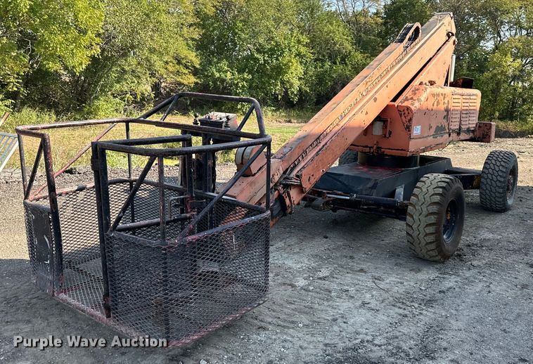 image for item DW2752 JLG 40F  boom lift
